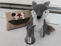 A pair of gray foxes. Metal fox cup-5 inches H X