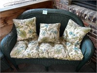 WICKER SOFA CAN BE PAINTED