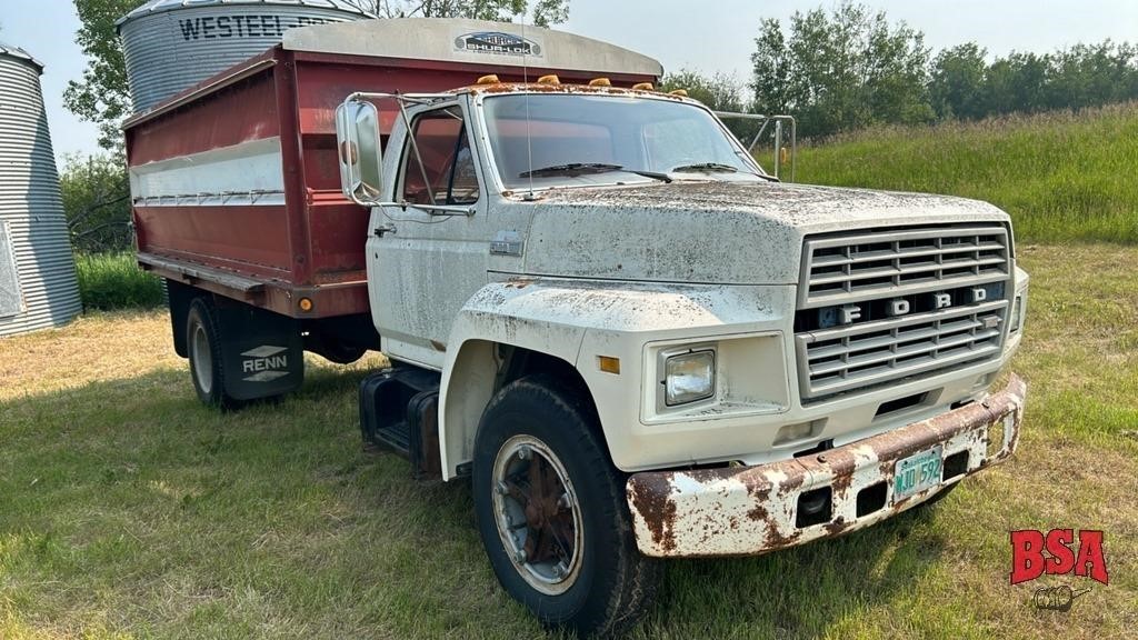 OFFSITE: 1981 Ford F-600 370, V8eng, 4 + 2 trans