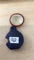 MAGNIFYING GLASS IN LEATHER CASE