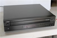 Yamaha 5 Disc CD Player ( Works )