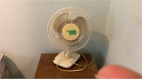 Table top electric fan