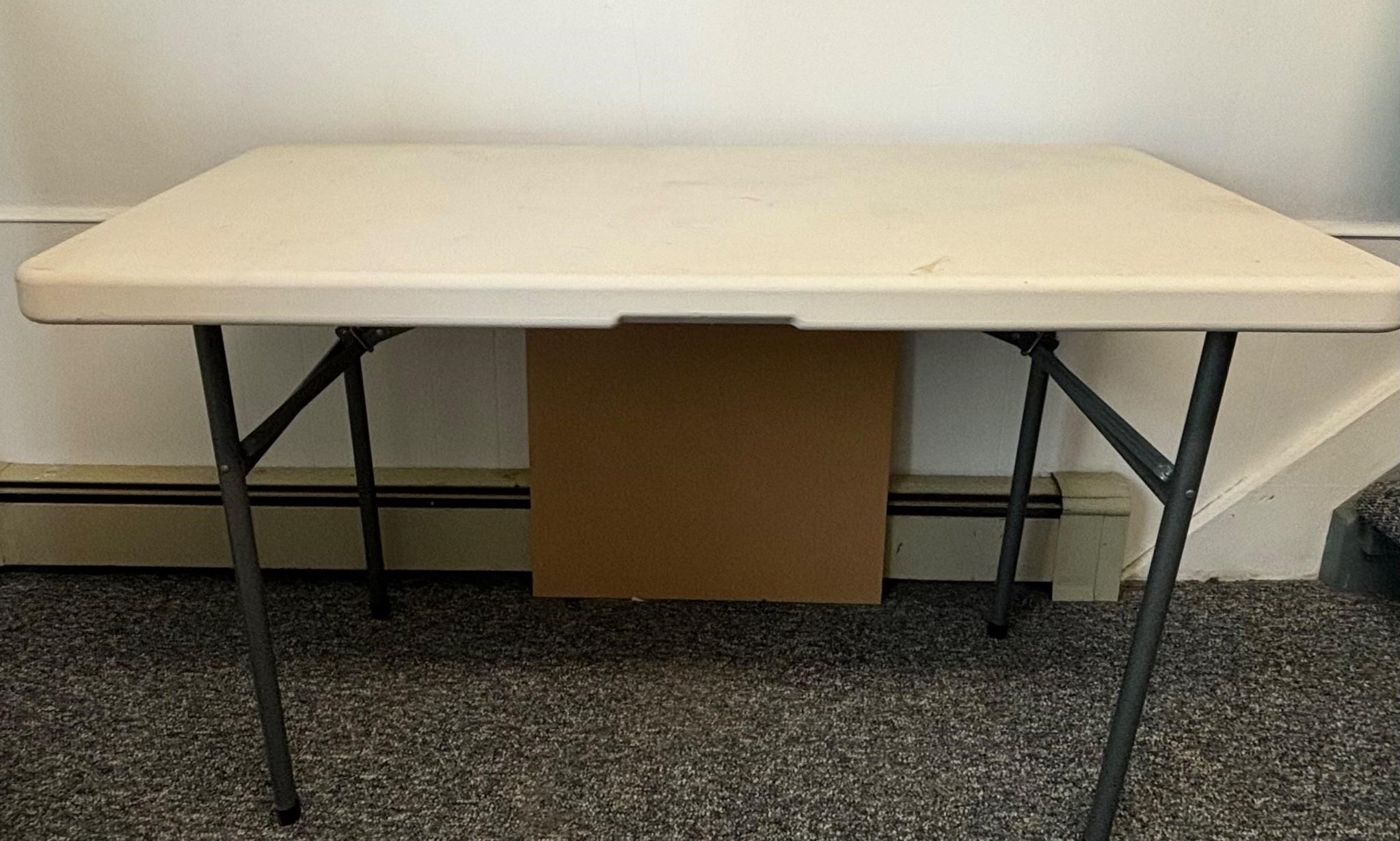 4’ White Plastic Top Folding Table