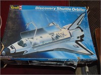 Retro Revell Discovery Shuttle Orbiter Model