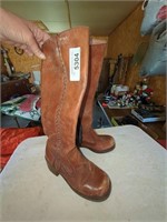 Brown Zip-Up Boots - size 7 1/2 B