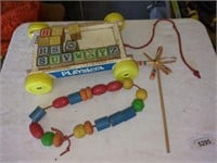 Vintage Playskool pull toy w/ blocks, wood block