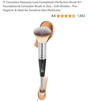 MSRP $37 IT Cosmetics Complexion Perfect Brush