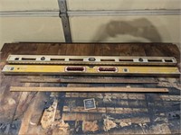 Pair of 4Ft Box Levels/Meter Sticks