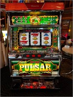 King Pulsar Slot Machine w/Coins & Key