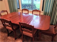 Willett Cherry Wood Dining Room Table w/ 6 chairs