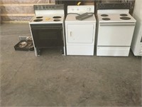 (2) electric ovens & Amana dryer