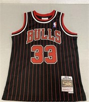 Chicago Bulls 1995-96 Scottie Pippen Jersey Size M