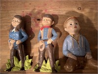 3 plaster figurines