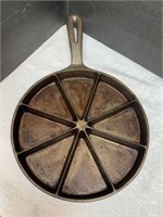 Vintage Cast Iron Cornbread Skillet Pan 8 5/8in