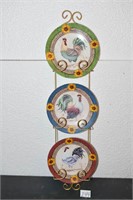 Plate Hanger w/3 Decorative Rooster Plates