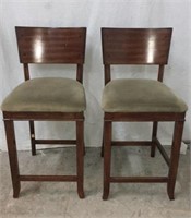 2 Matching Dining Room Chairs T11C