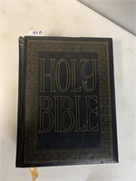 LARGE DESK HOLY BIBLE GREAT COND.