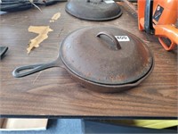 LODGE CAST IRON SKILLET WITH LID