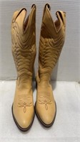 Size 8.5 B buckskin tan cowboy boot