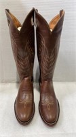 Size 8, brown, cowboy boot