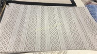 Twisted Know 90x60 Area Rug *see desc