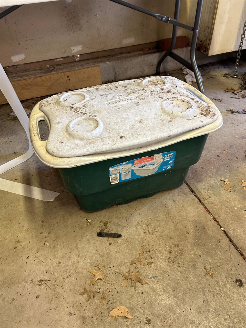 Rubbermaid Cooler full of Weights