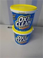2 Tubs 96 oz Oxi Clean detergent