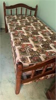 Vintage trundle bed - twin complete