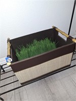 FAUX GRASS IN TOTE