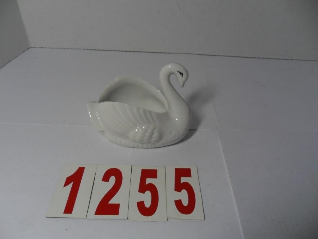 June 2024 Swan and Flamingo Figurines
