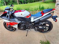 YAMAHA R1 MOTORCYCLE SPECIAL EDITION 2015