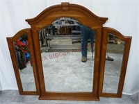 Kincaid Furniture Tri-Fold Dresser Mirror