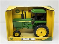 John Deere Tractor, ERTL, 1/16 scale, Die Cast