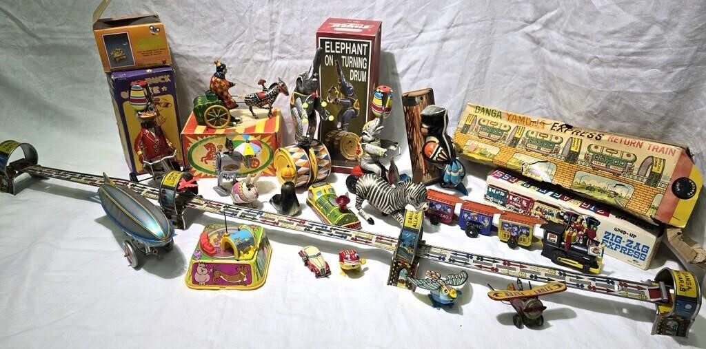 Vtg. STAR WARS-Toys-Games-Jewelry-Dolls-Electronics