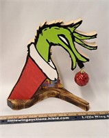 ARTIST SPOTLIGHT-Crafted Wood Grinch Display