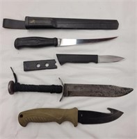 Lot of fixed blade outdoor knives including Gerber