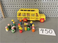FISHER PRICE BUS AND MEN
