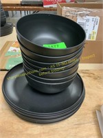 16 ct (8)plates (8)bowls