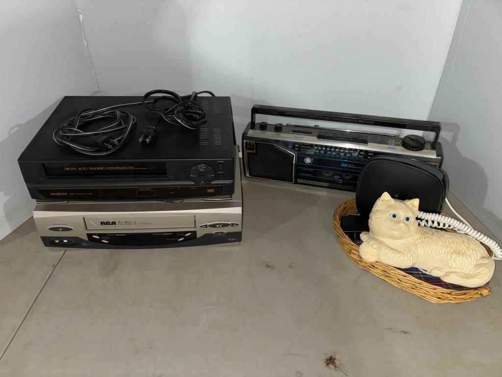 (2) VHS PLAYERS