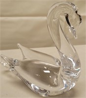 363 - COLLECTIBLE GLASS SWAN (M7)