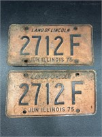 1975 Illinois License Plates-pair