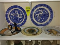 6 Decorator Plates, 2 pcs are Blue Willow