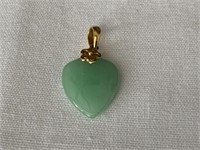 18k gold and jadeite pendant