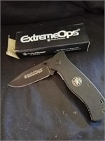 Smith & Wesson Extreme Ops pocket knife