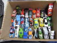 (30)Die cast cars/toys.