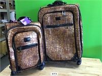 Adrienne Vittadini Used Luggage Set