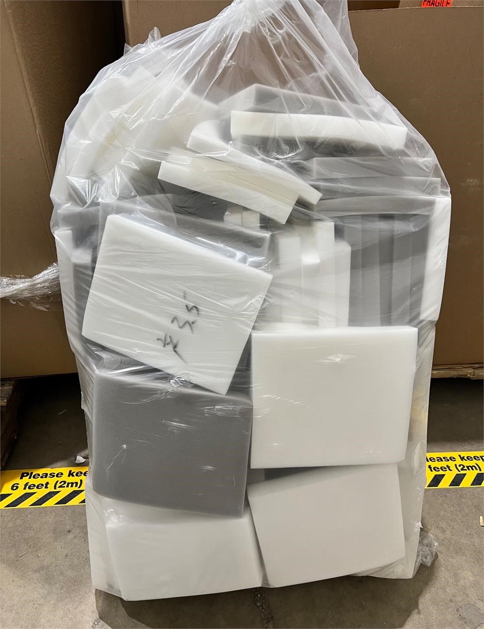 (6.5"x8.5"x1") Bag of Foam Pieces