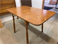 wooden drop leaf table- VG condition