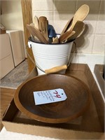 Reproduction metal bucket, kitchen tools, bowl