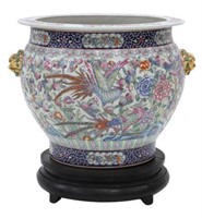 CHINESE FAMILLE ROSE PORCEALIN FISHBOWL ON STAND